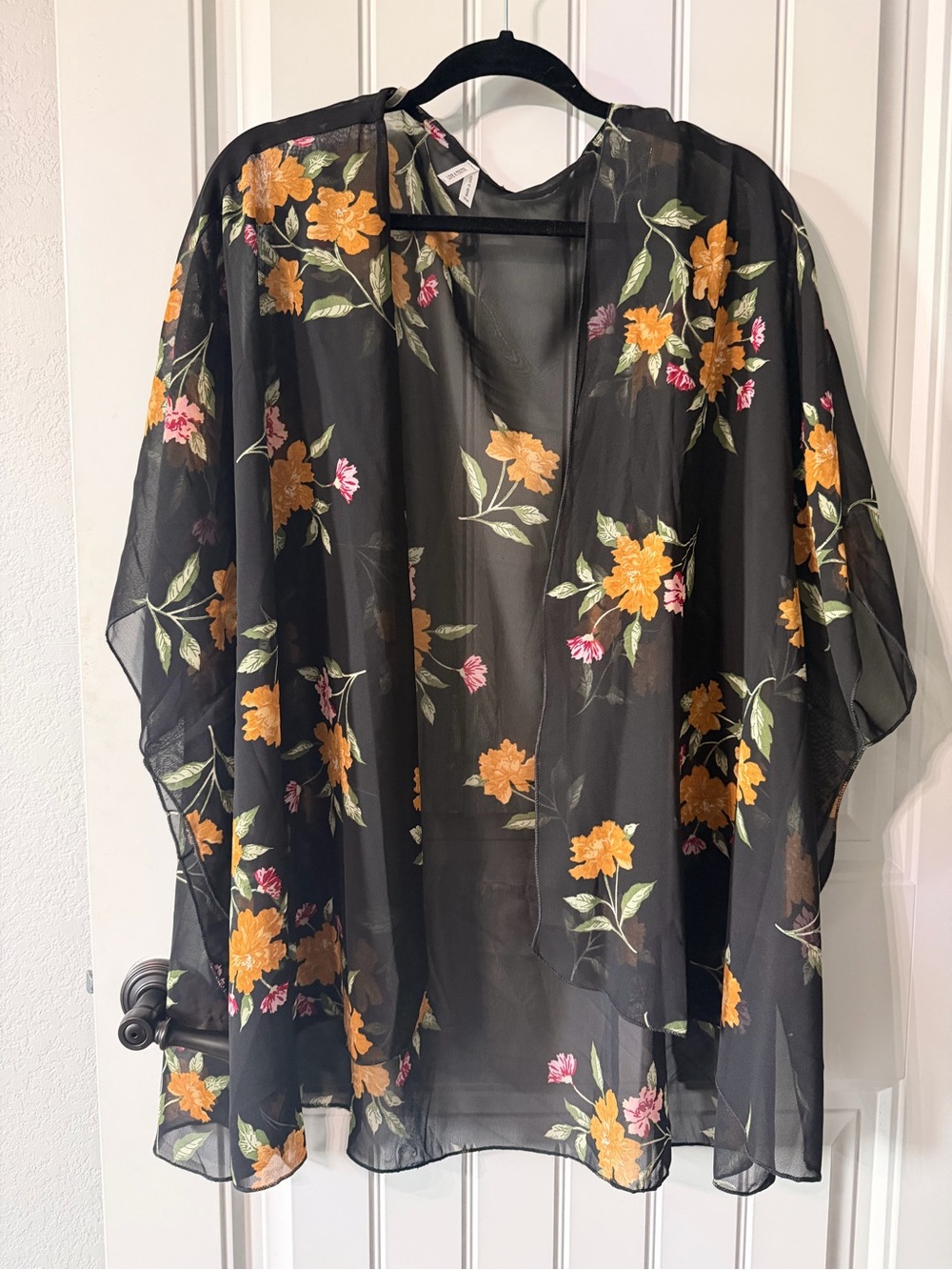 (4 bundle) Live 4 Truth Sheer Floral Kimonos (4)